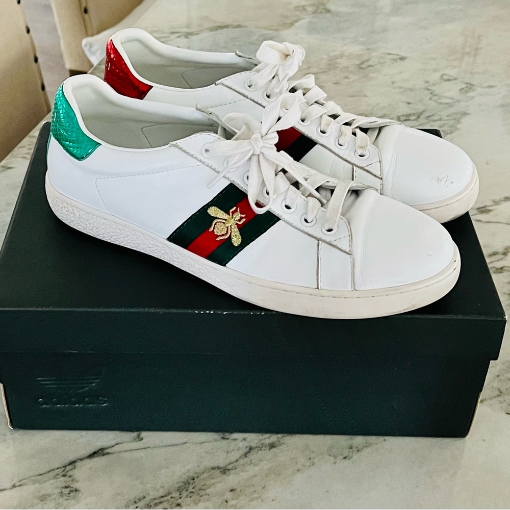 Men’s Gucci shoes size 11 good condition